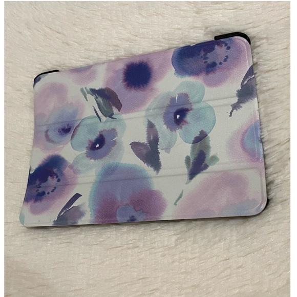 Beautiful Caseable Kindle Fire 8 Tablet Smart Case in Watercolour Flowers Blue. - Picture 7 of 9